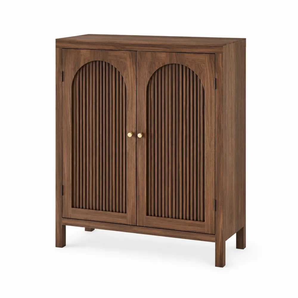 Credenza buffet 90 x 40 x 110 cm in MDF effetto noce scuro con 2 ante ad arco scanalate e pomelli color ottone